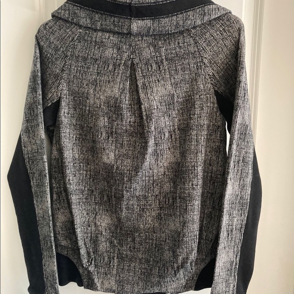 SOLD Lululemon To Class Jacket - Picture 5 of 5